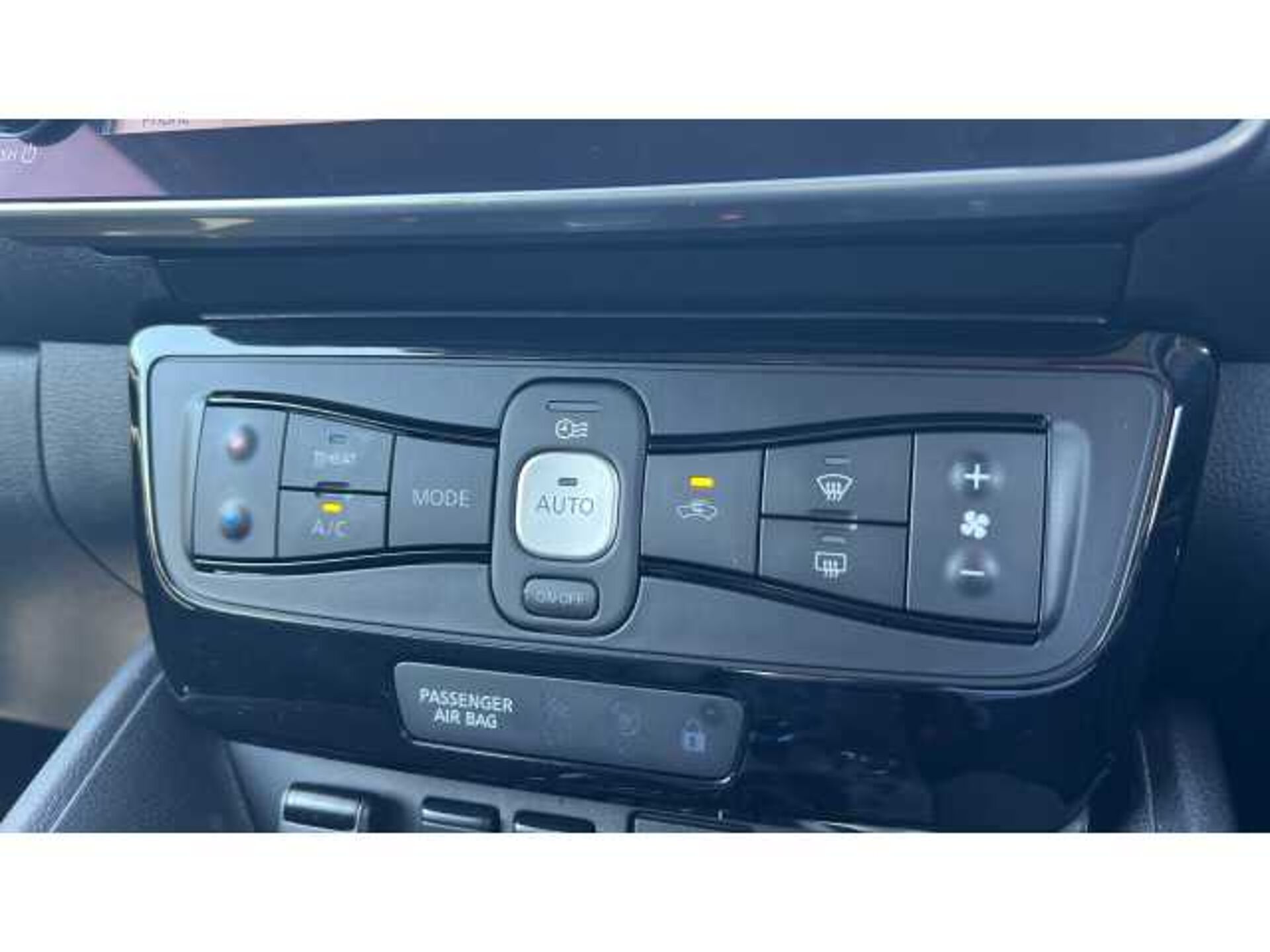 Nissan LEAF 110kW N-Connecta 39kWh 5dr Auto 