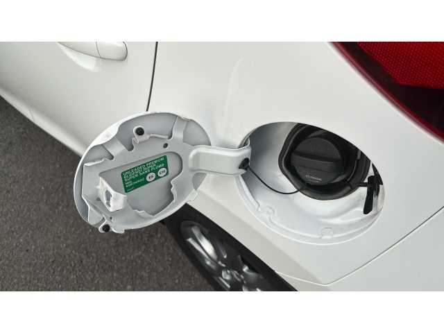 Mazda 2 2 1.5 Skyactiv G 75 SE-L 5dr 