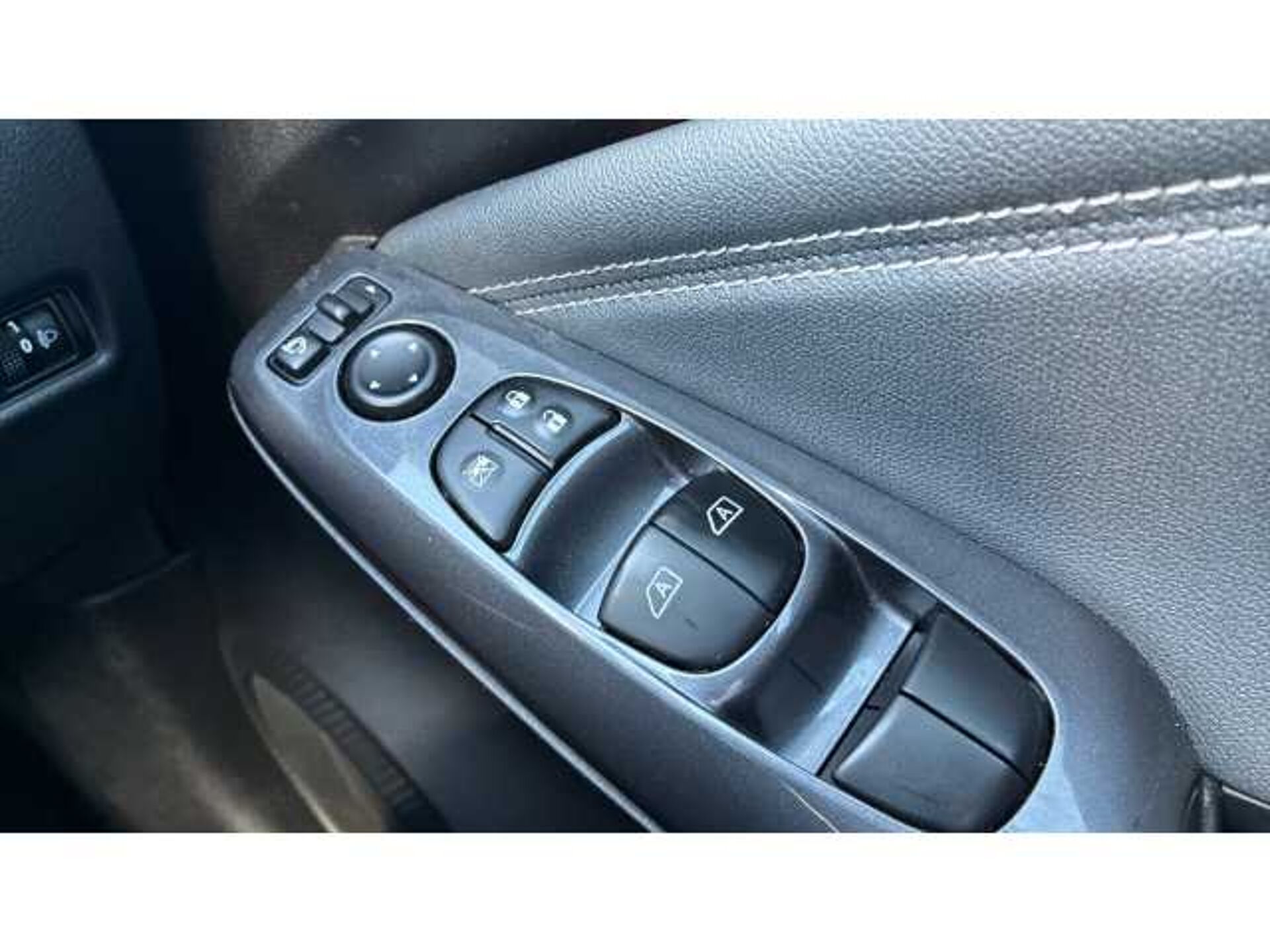 Nissan Juke JUKE 1.0 DiG-T Tekna 5dr 