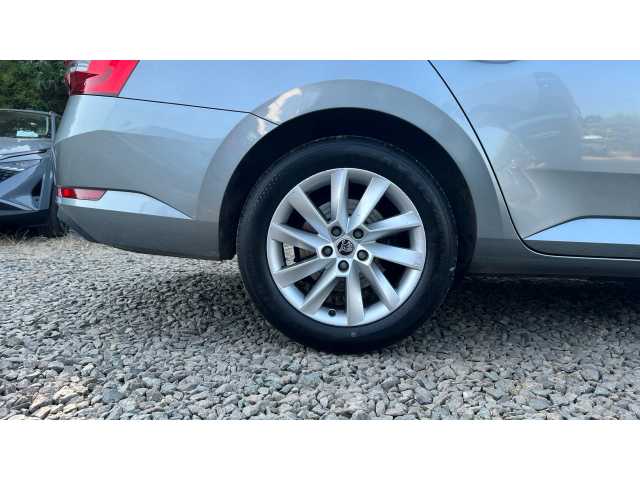 SKODA Superb SUPERB 1.5 TSI SE Technology 5dr 
