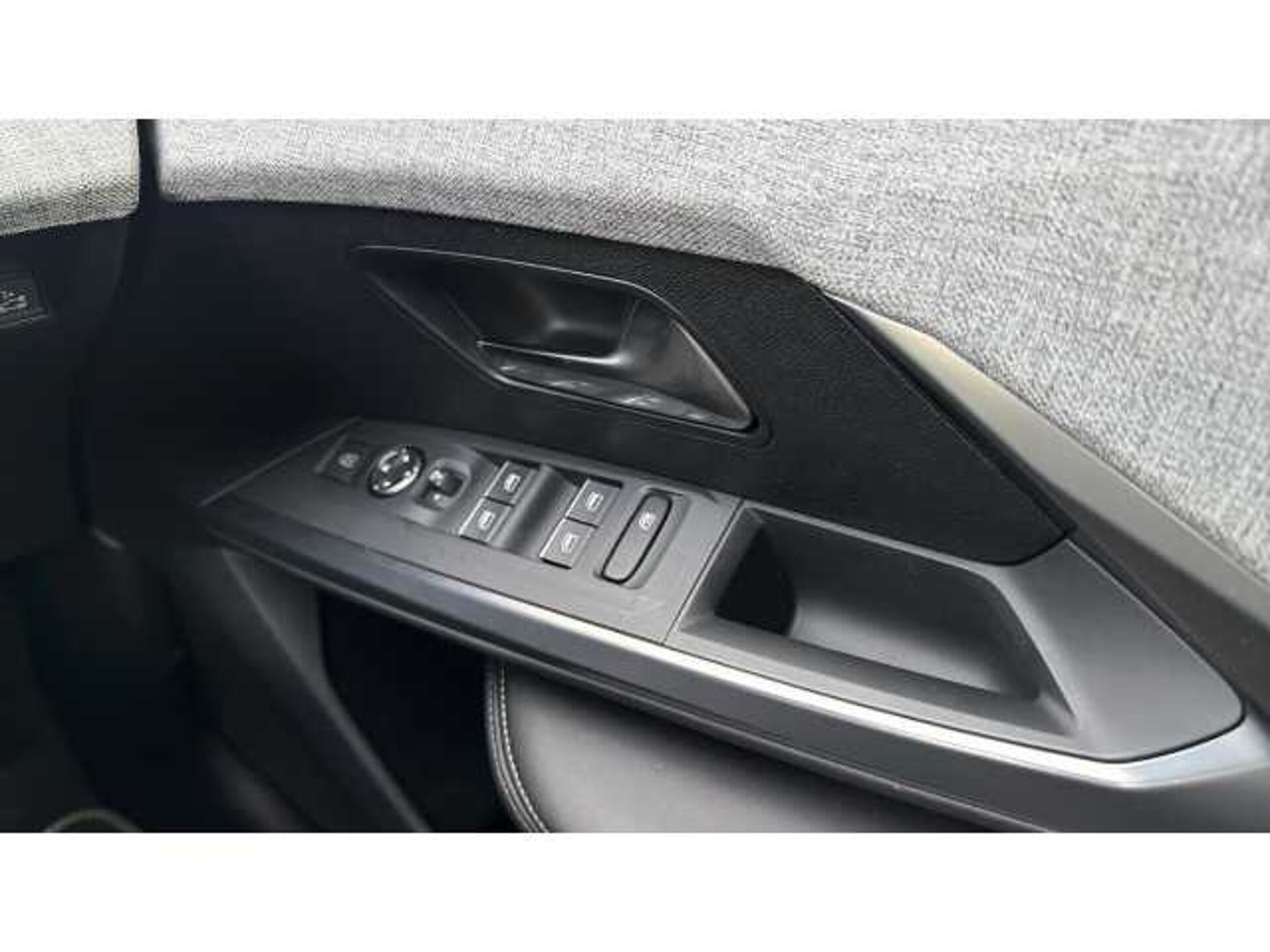 Peugeot 3008 3008 1.2 Hybrid 136 GT 5dr e-DSC6 