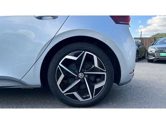 Volkswagen ID.3 150kW Family Pro Performance 58kWh 5dr Auto 