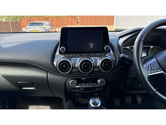 Nissan Juke JUKE 1.0 DiG-T 114 N-Connecta 5dr 