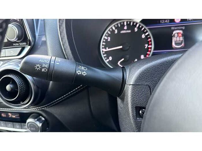 Nissan Juke JUKE 1.0 DiG-T 114 N-Connecta 5dr 