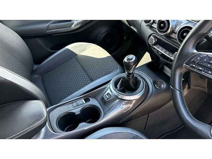Nissan Juke JUKE 1.0 DiG-T 114 N-Connecta 5dr 