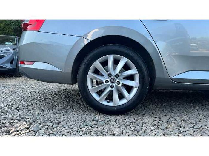 SKODA Superb SUPERB 1.5 TSI SE Technology 5dr 