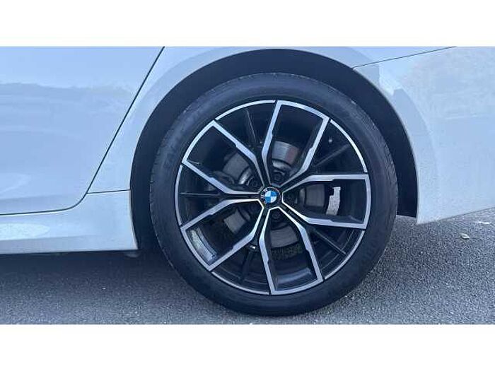 BMW 5 SERIES 520d xDrive MHT M Sport 5dr Step Auto 
